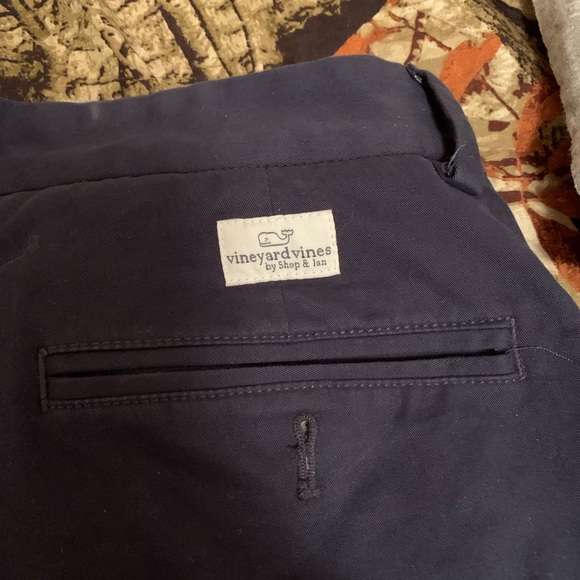 Vineyard vine shorts size 28 - Picture 2 of 3